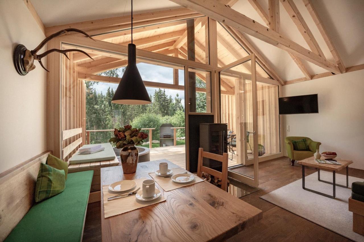 Forstgut - Premium Waldchalets Und Lodge Suiten Regen Bagian luar foto