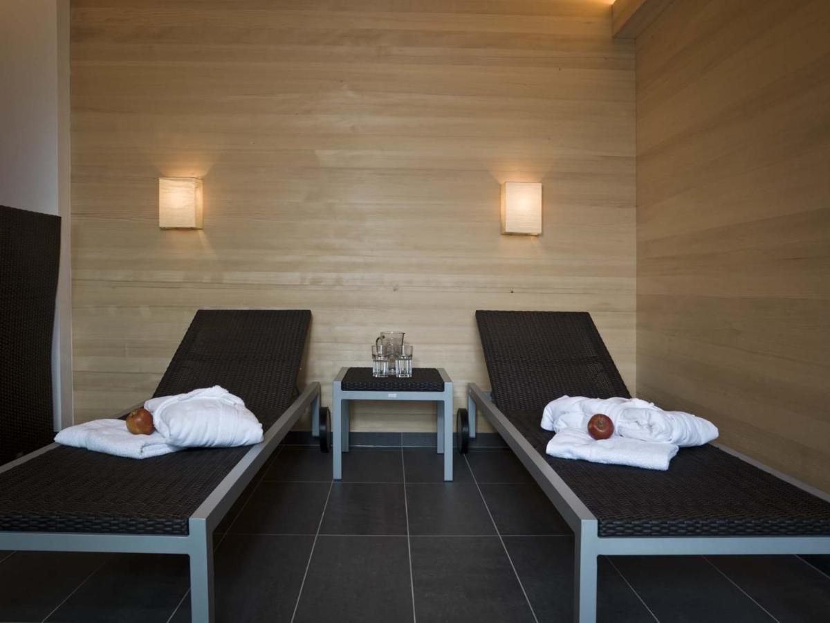 Forstgut - Premium Waldchalets Und Lodge Suiten Regen Bagian luar foto