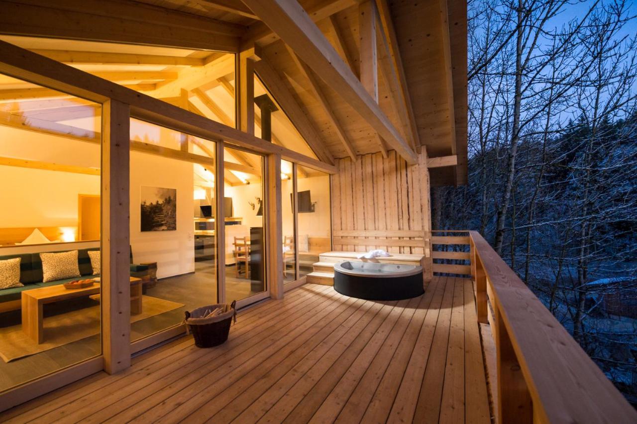 Forstgut - Premium Waldchalets Und Lodge Suiten Regen Bagian luar foto