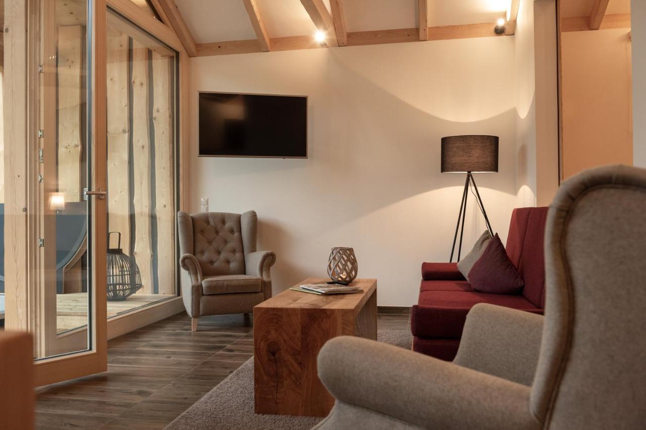 Forstgut - Premium Waldchalets Und Lodge Suiten Regen Bagian luar foto