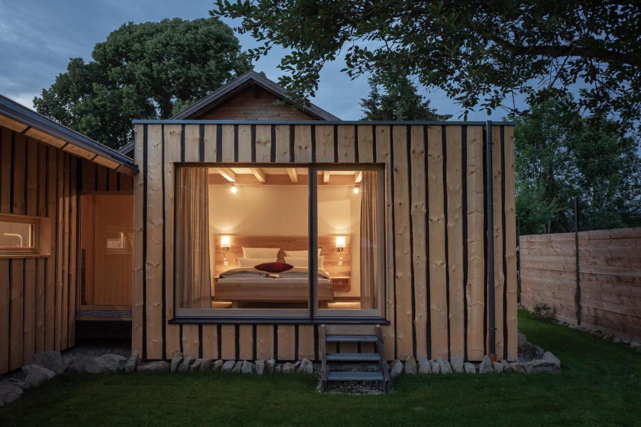 Forstgut - Premium Waldchalets Und Lodge Suiten Regen Bagian luar foto