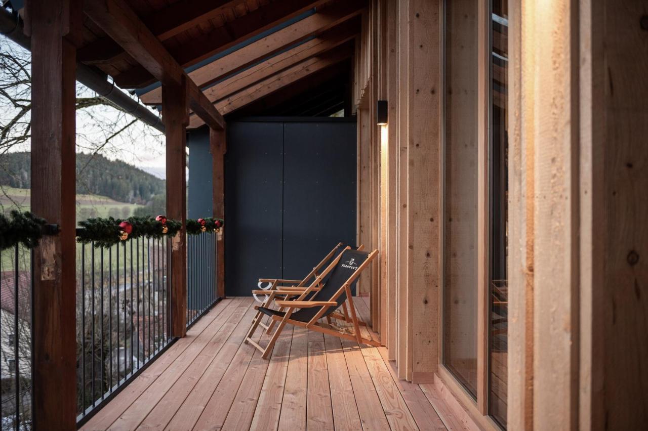 Forstgut - Premium Waldchalets Und Lodge Suiten Regen Bagian luar foto