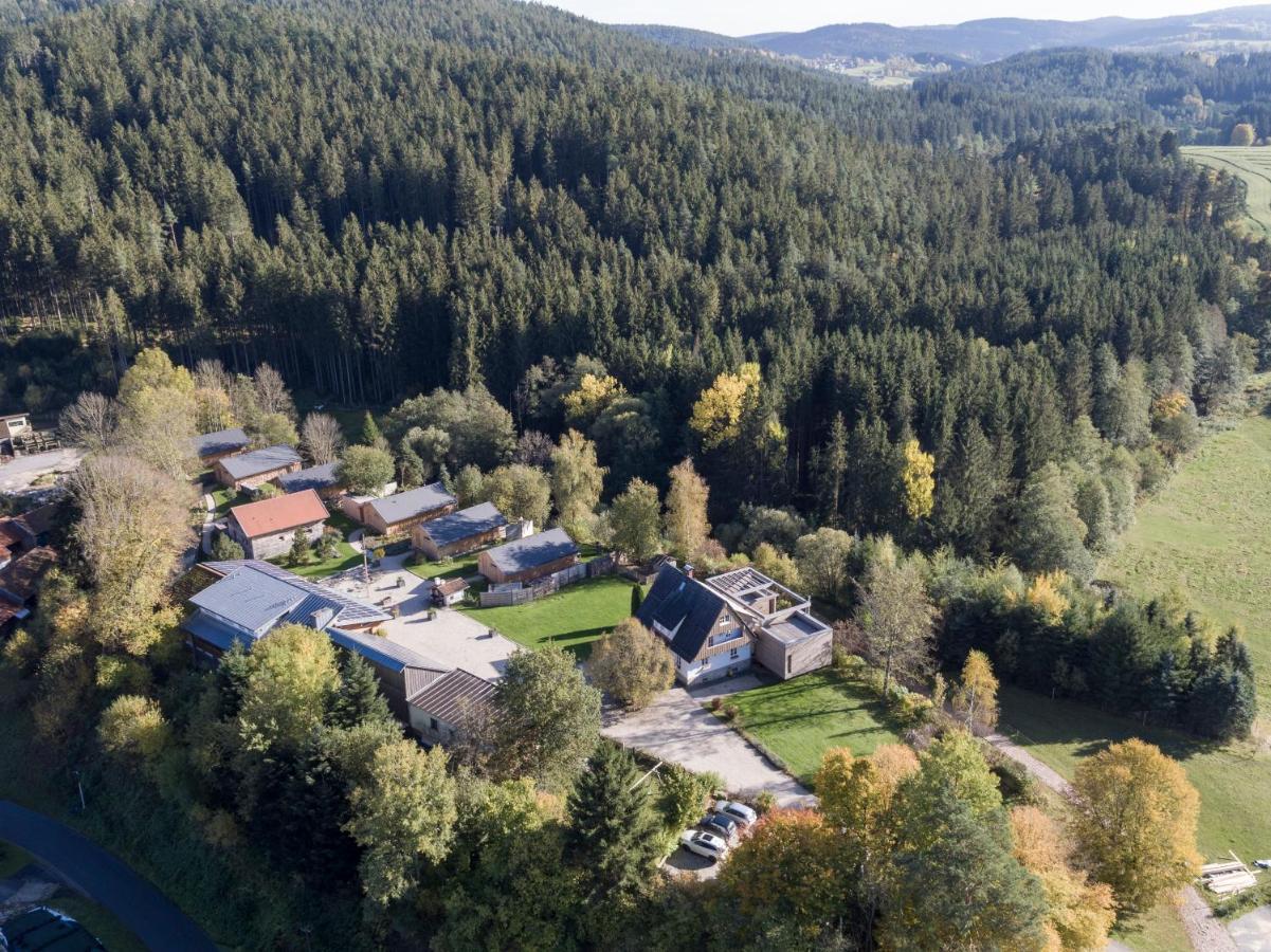 Forstgut - Premium Waldchalets Und Lodge Suiten Regen Bagian luar foto